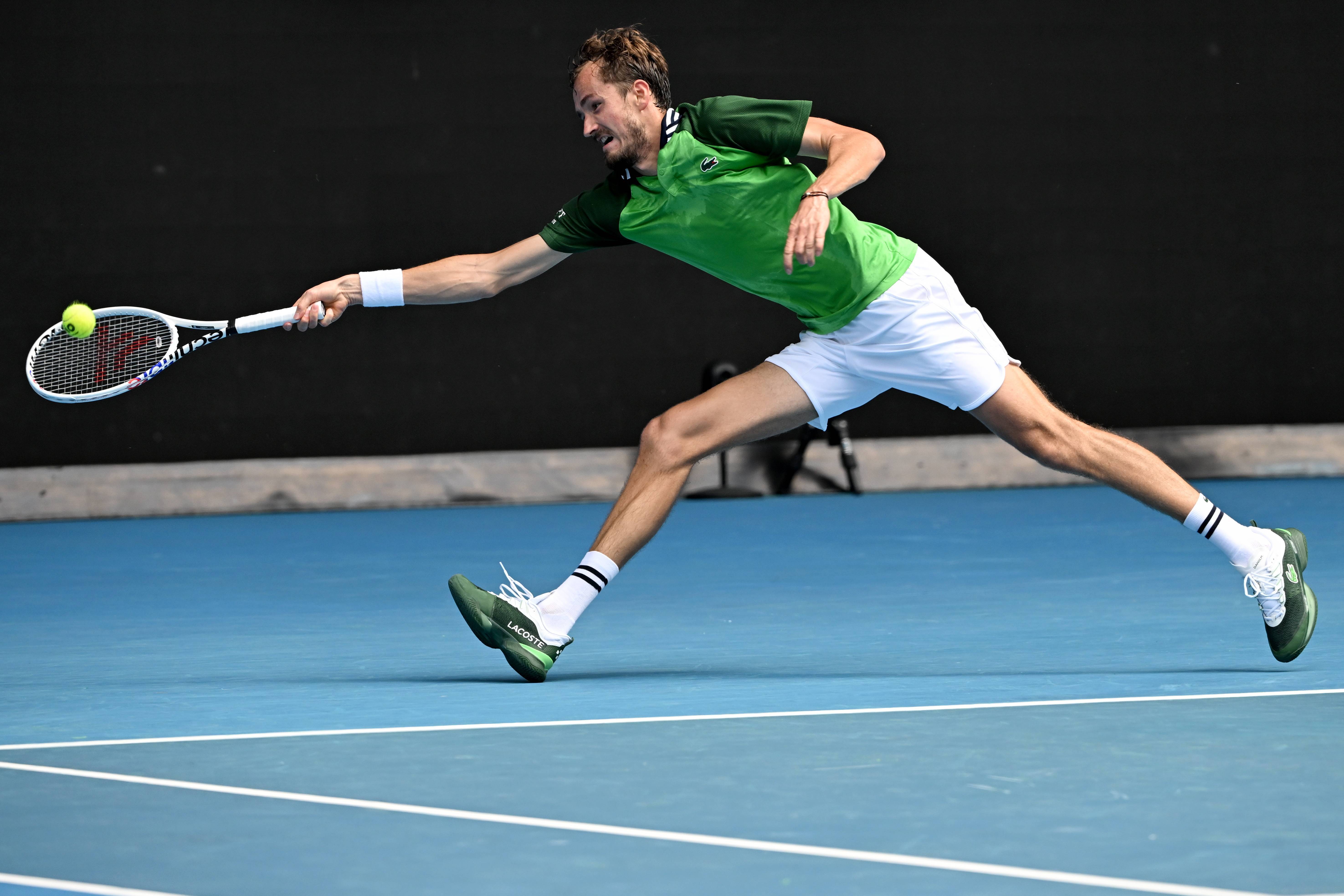 英国网球队碾压日本网球队，梅德韦杰夫统治全场