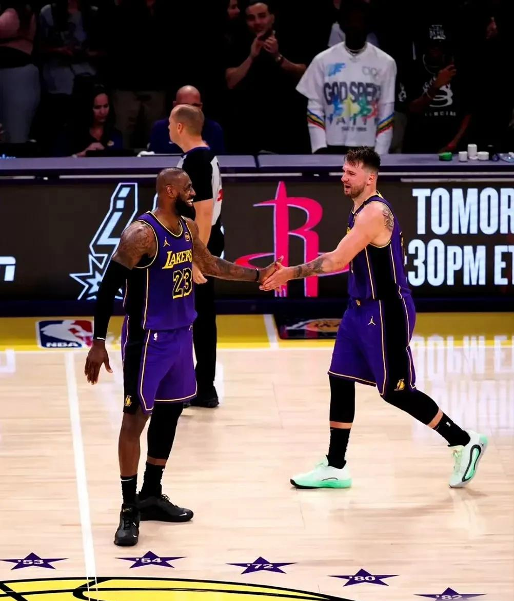 猛龙险胜湖人，拉文统治全场