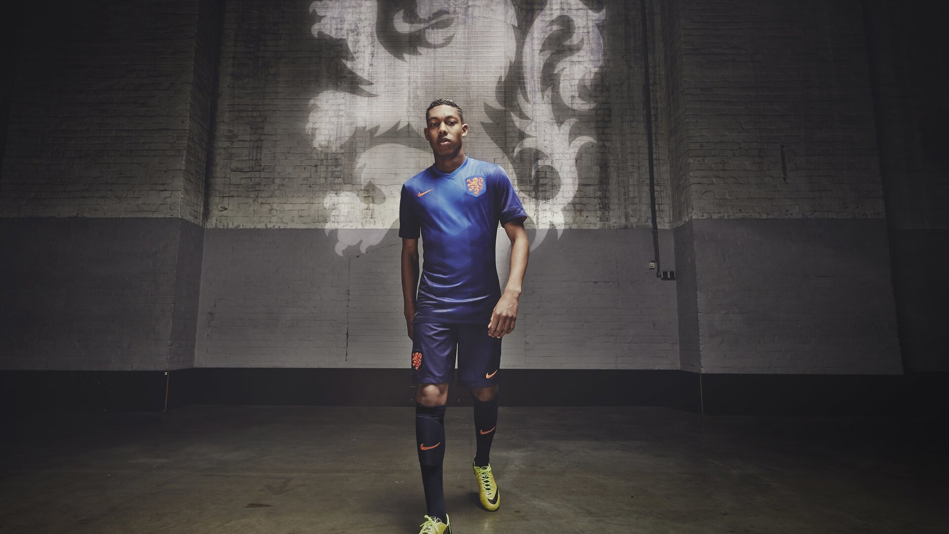 雷速体育直播入口-女足世界杯焦点战，尼登对决，福登关键一击定乾坤